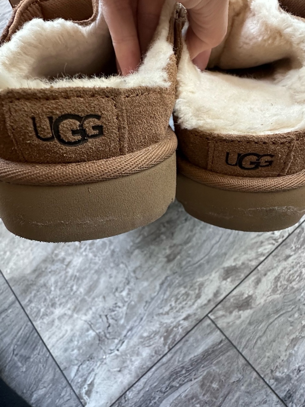UGG Women's Goldenstar Clogs 7.5 - Picture 5 of 9